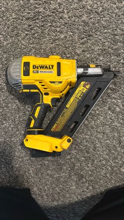 DeWalt 20V Brushless Framing Nailer DCN692