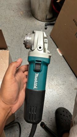 Makita ga4570