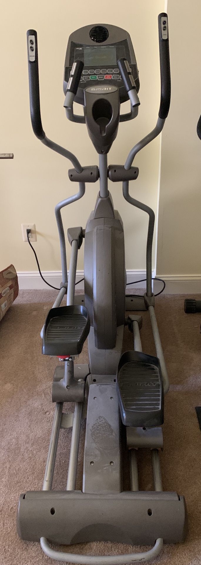 Elliptical Machine Spirit XE400