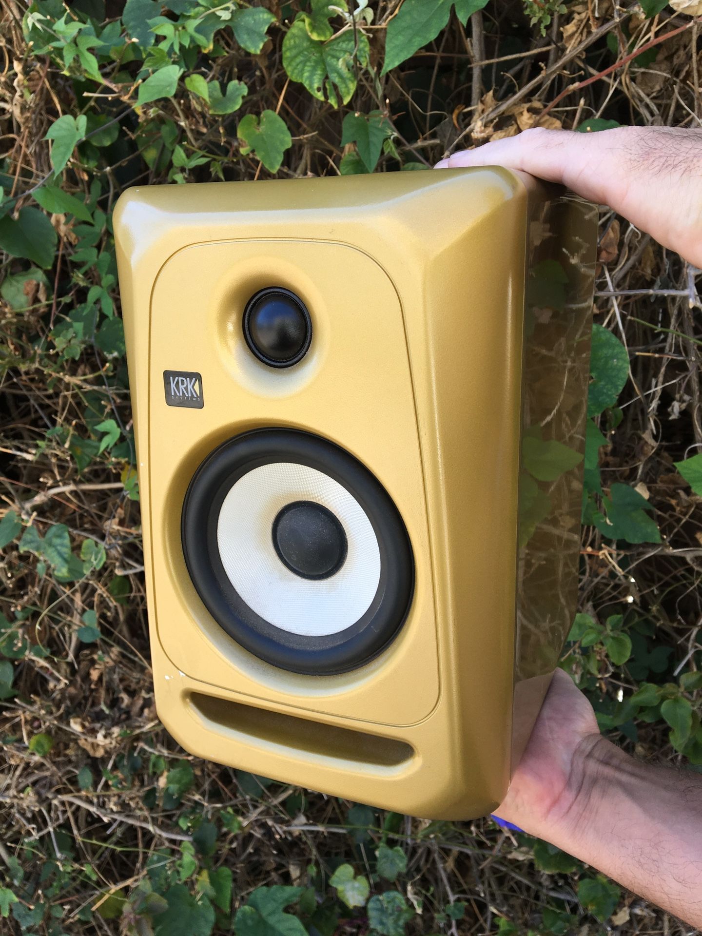 SINGLE gold krk rokit powered active monitor dj production speaker