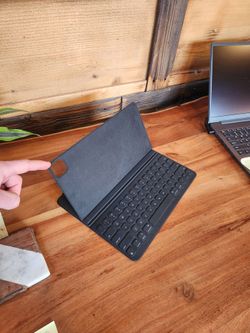 iPad Pro 12.9” Folio Keyboard Case – Excellent Condition – $60 OBO