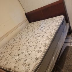 Qween Bed Frame 