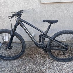 TREK FuelEx 5 