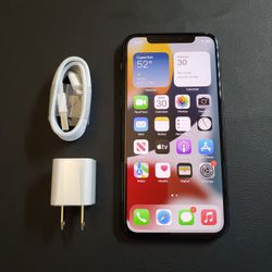 iPhone 11 Pro 256gb - UNLOCKED - Like New  