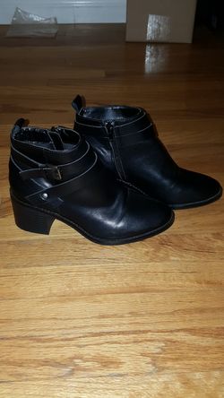 Forever 21: Black Ankle Booties