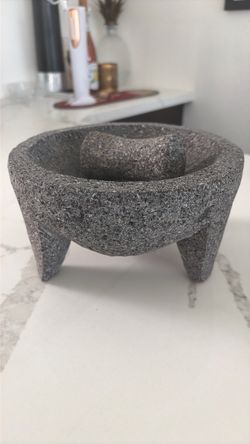 Crate & Barrel Large Stone Molcajete 8"