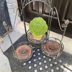 Metal Plant Stand
