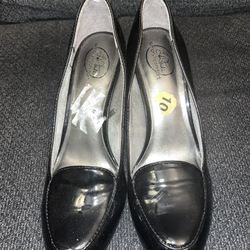 Life Stride Simply Comforts Women’s Heels Size 10