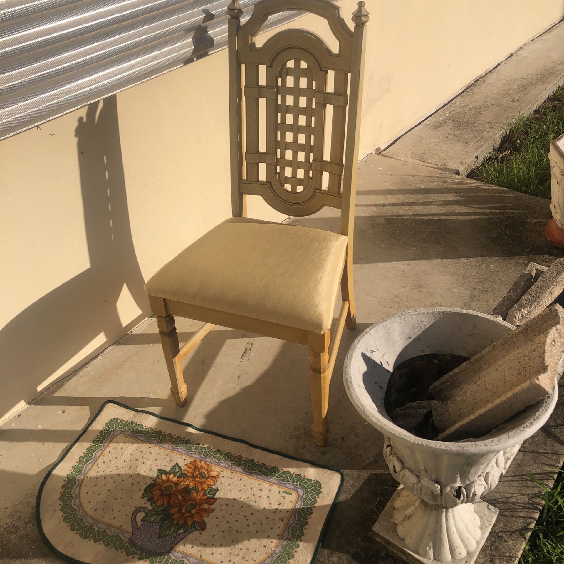 Vintage High back Accent Chair Read Description