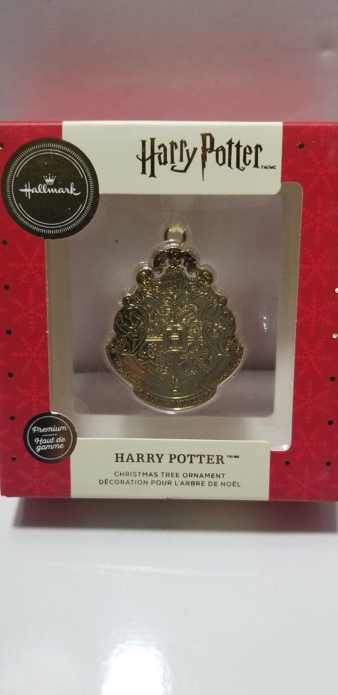 Collectables Hallmark Premium Christmas Tree Ornament 2019 Harry Potter Gold Hogwarts Crest.