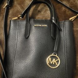 Micheal Kors Mercer Extra-Small Pebbled Leather Crossbody Bag