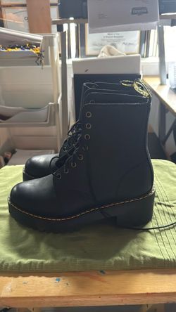 Dr. Martens Boots size 7 L
