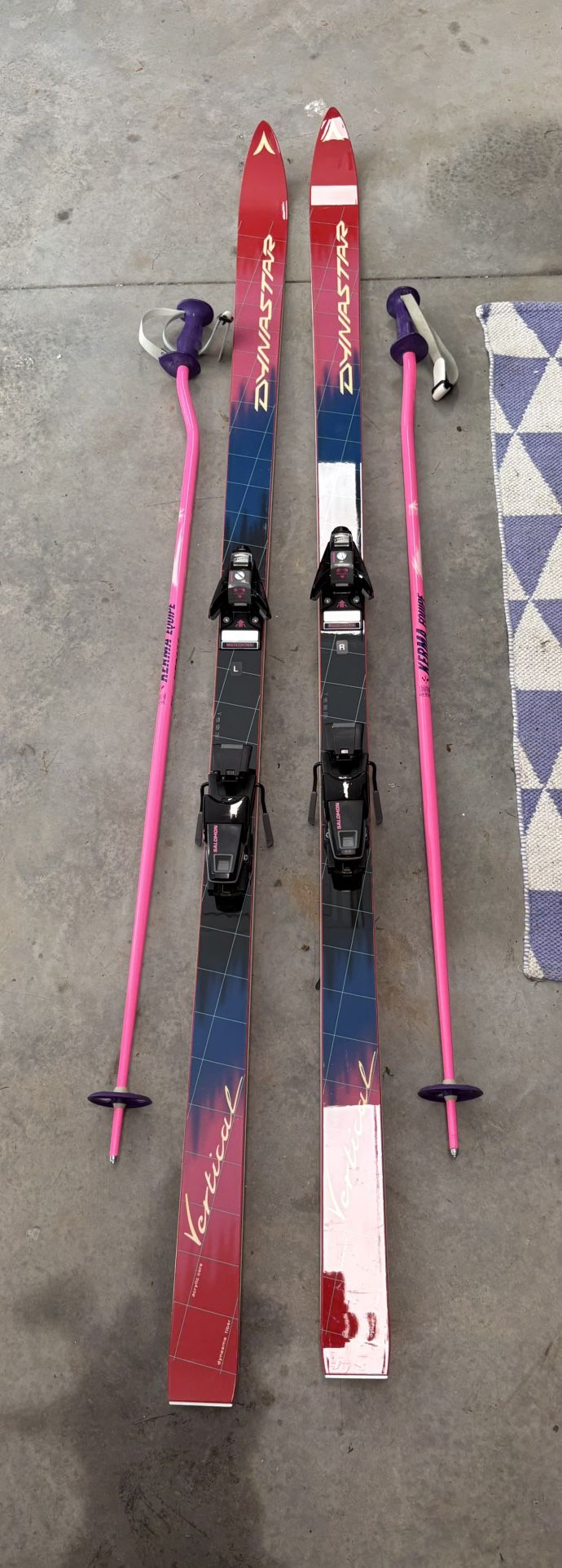 Like New-DYNASTAR VERTICAL “957” Ski Package