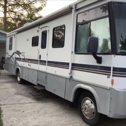 1999 Winnebago 