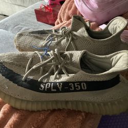 Yeezy 350 Boost V2