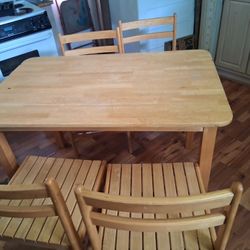 Sturdy Wooden Table w/ Chairs(4x)