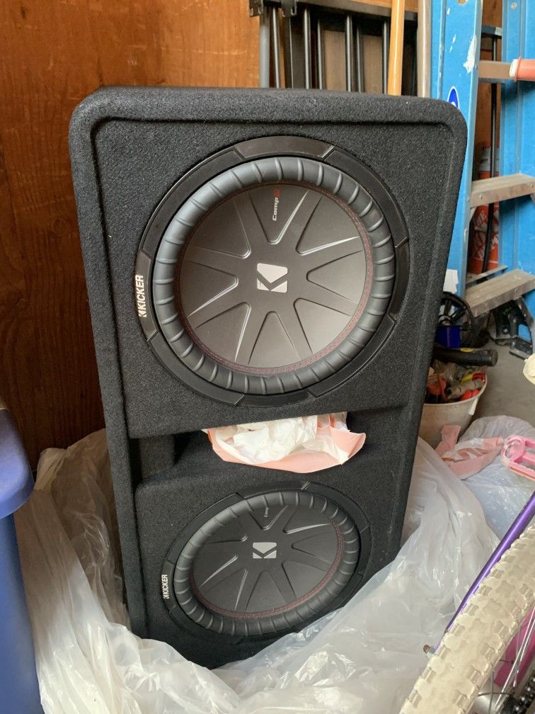 Subwoofers With Box Kicker CompR 12