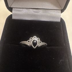 Sterling Silver And Onyx Ring 