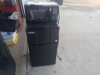Fridge and microwave combo