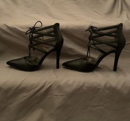 Women’s Size 9 Black Criss Cross Laced Heels