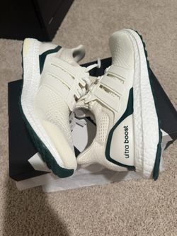 Ultraboost Cream & Dark Green Sz 11W / 10M