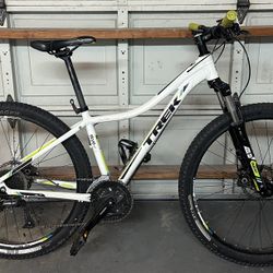 Trek Skye SL Mountain Bike 27.5 Small