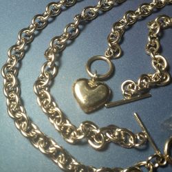 Absolutely Gorgeous Chain And Bracelet with Heart Charms. 