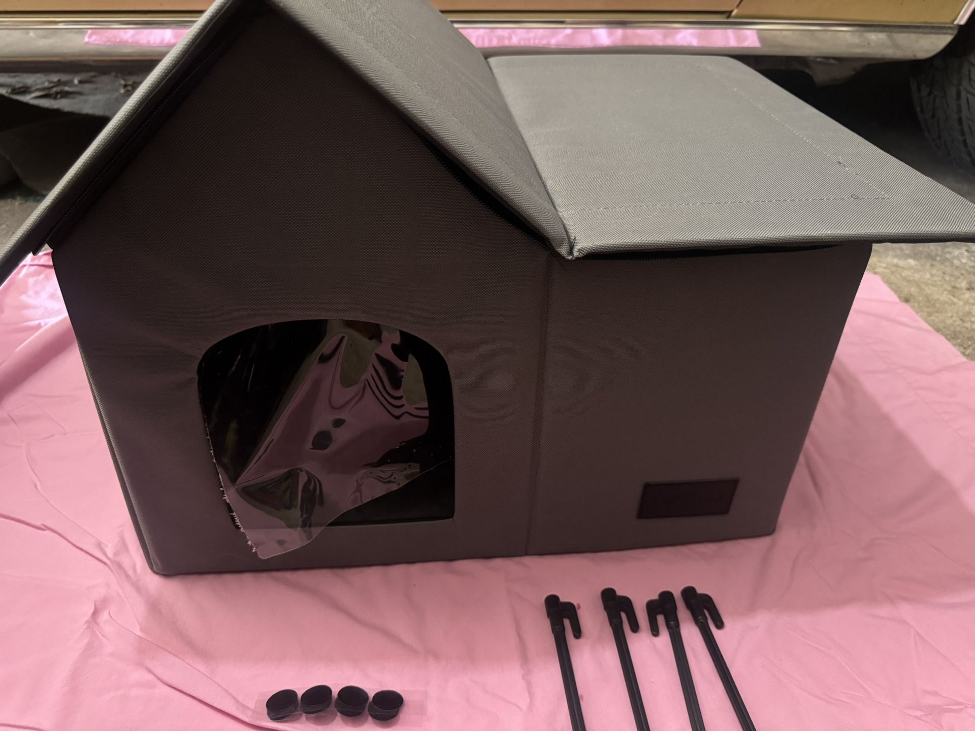 Portable CatHouse/ Tiny Dog House