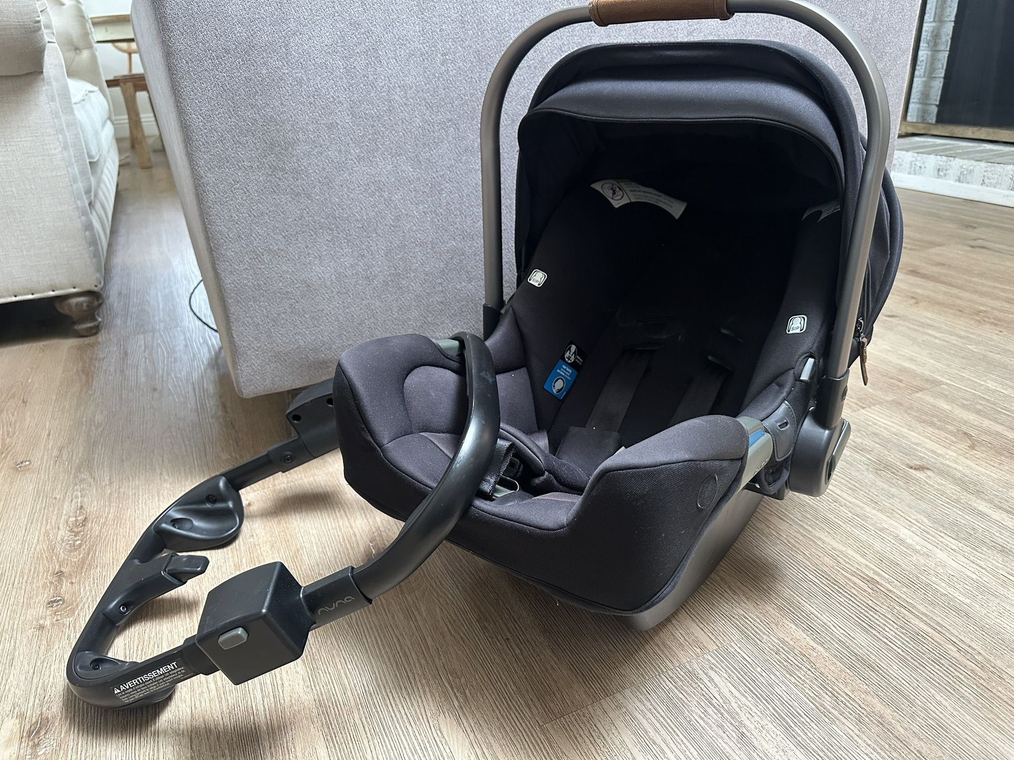 Niña Pipa Car Seat W/ Stroller Adapter