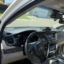 2016 Kia Sedona 