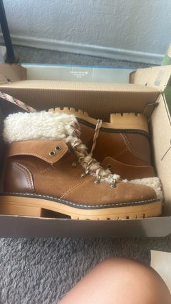 Women's Lace-Up Hiker Boots