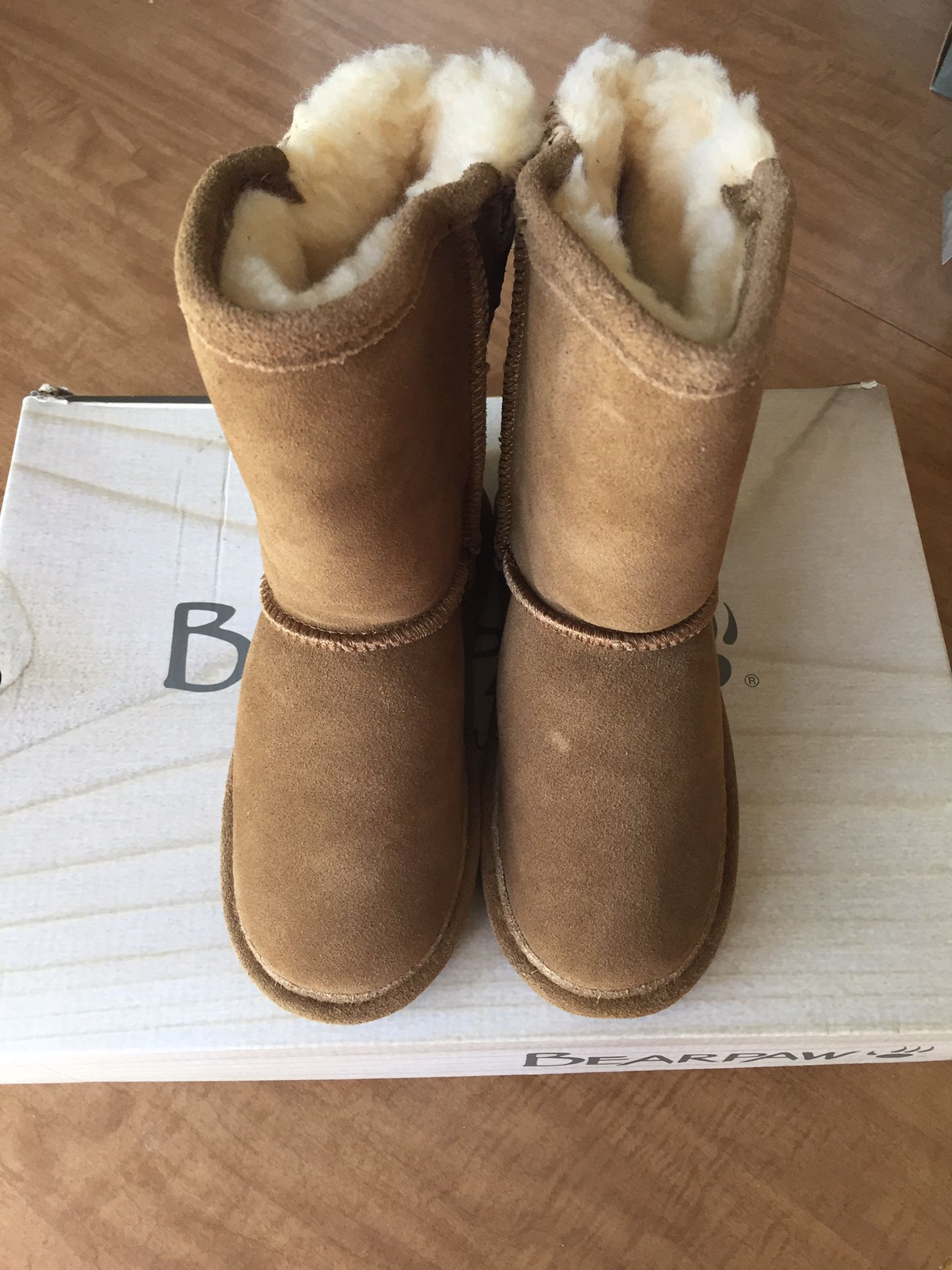 Bearpaw boots kids size 13 and 1 (brand new)