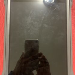 New Years Deal! Apple iPad 7th Generation 32GB Unlocked Like New!