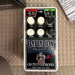 Electro harmonic nano Battalion Bass Preamp
