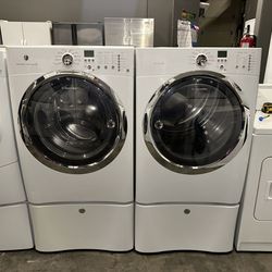 ELECTROLUX XL CAPACITY WASHER DRYER STEAM ELECTRIC SET 