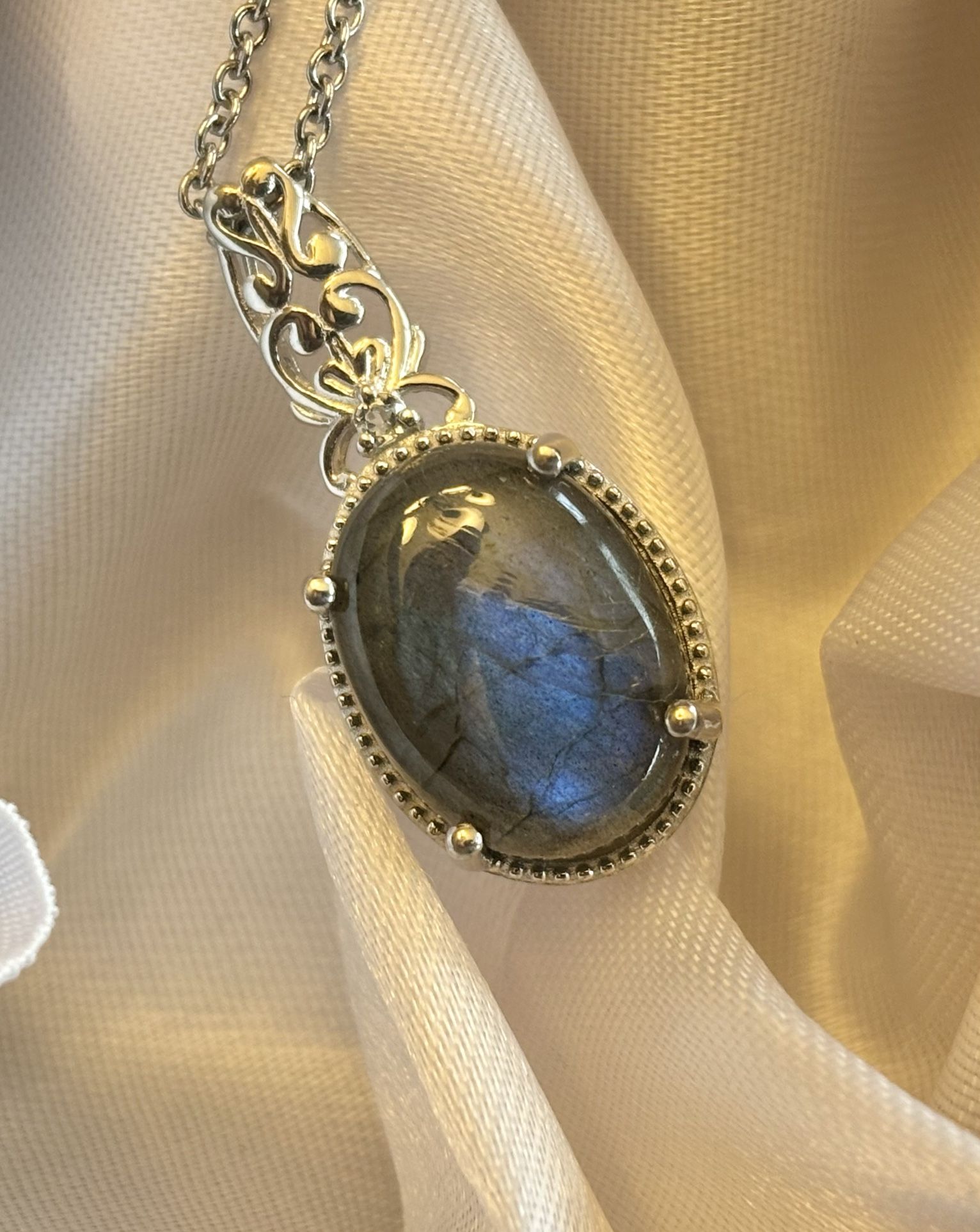 Gorgeous Malagasy Labradorite Pendant Necklace - 20"