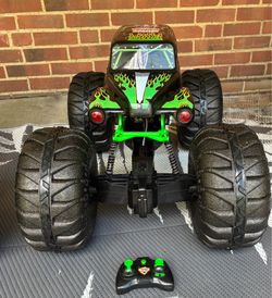 Monster Jam Mega Grave Digger Remote Control Car