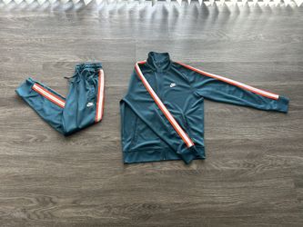 Nike Sweatsuit 
