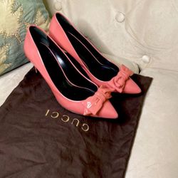 Gucci lacquered pink shoes