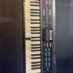 CZ1000 vintage synth