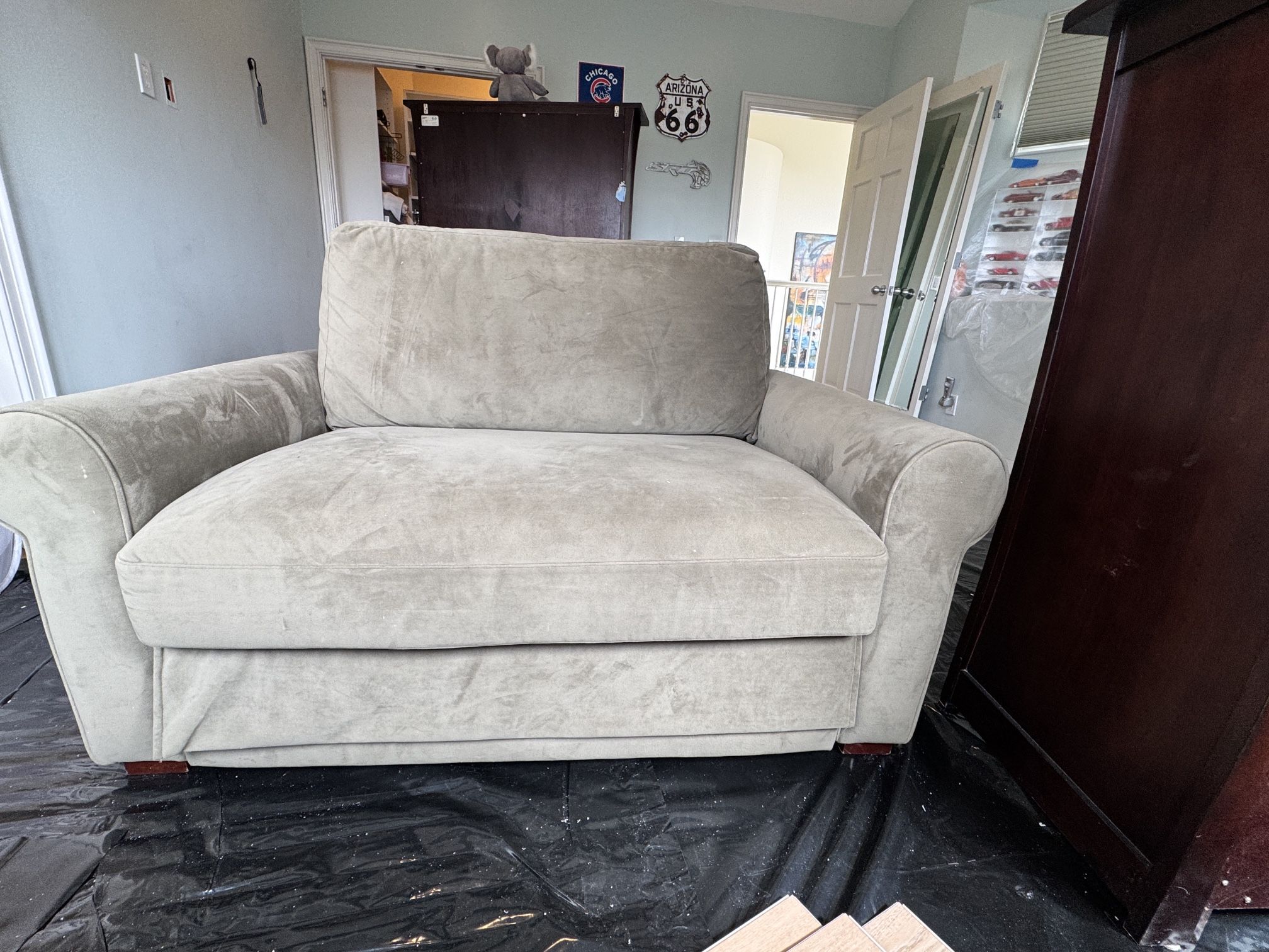 Sleeper Love Seat Converts to Bed