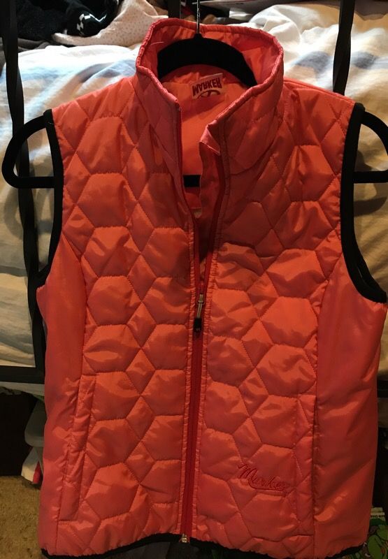Marker vest. Salmon color, size small
