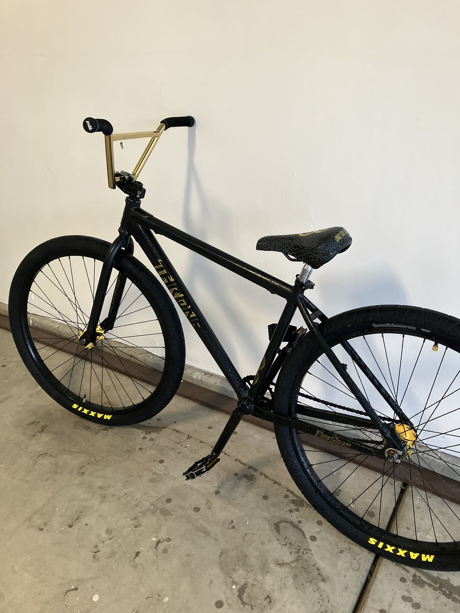 29er Fixed Throne Black Mamba