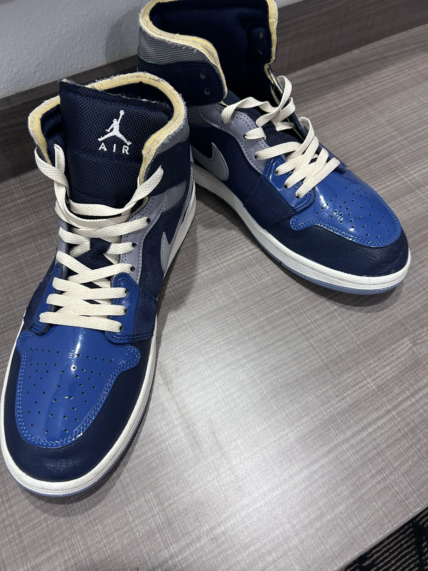 Jordan 1 SE Mid French Blue 11.5