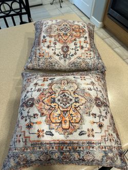 Set Of 2 Throw Pillows With Removable Covers 16”x16”