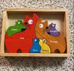 Wooden cat puzzle (Spanish/English)