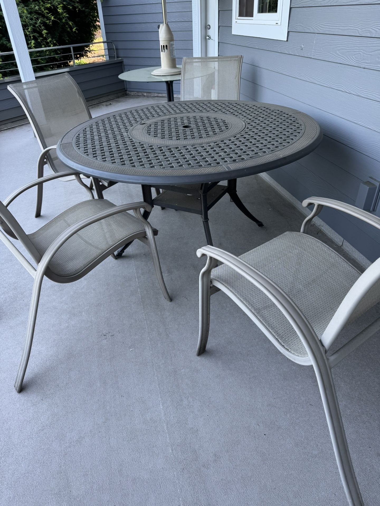 Metal Deck Table And Chairs