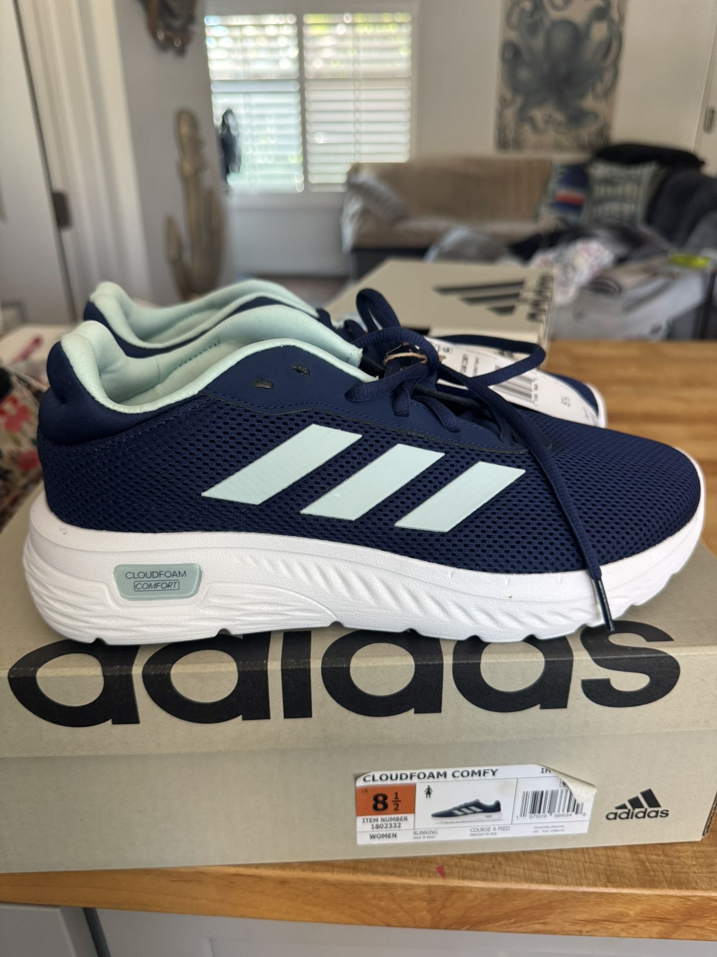 Adidas Women’s Size 8.5