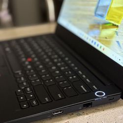 Lenovo Thinkpad E14 Laptop - Nothing Wrong 