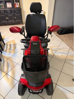 2024 Pride Victory LX Sport 4-Wheel Mobility Scooter | Like New | Charger Included